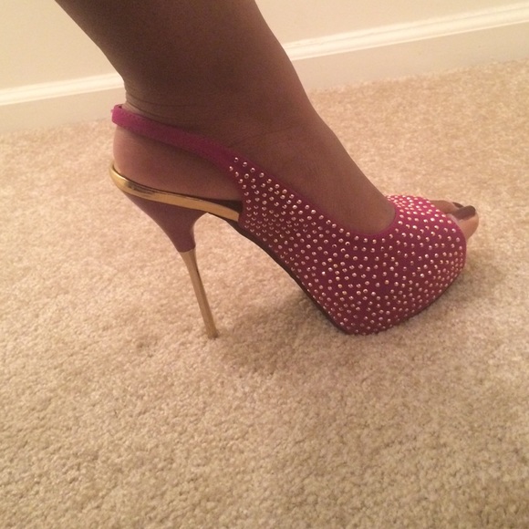 Pink and gold studded stilettos. - Picture 4 of 4