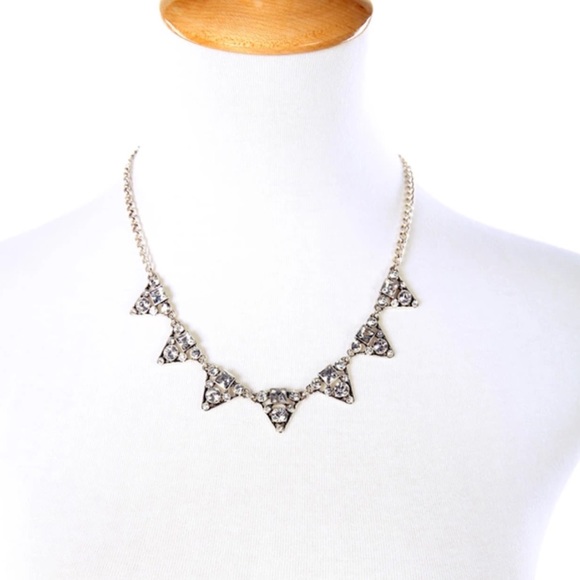 🆕 Crystal Triangle Choker Necklace - Picture 2 of 4