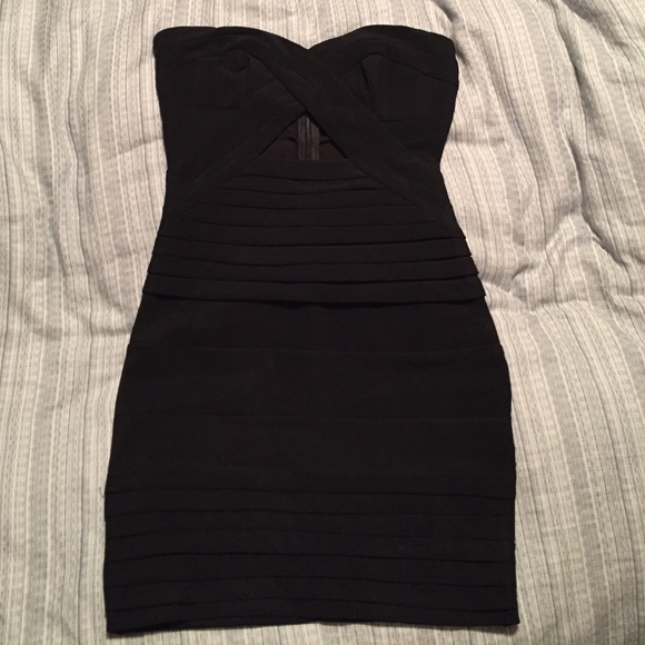 Tobi strapless body con dress!