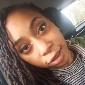 Meet your Posher, Briana