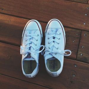WHITE CONVERSE FOR SALE!