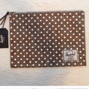Herschel XL Pouch NWT