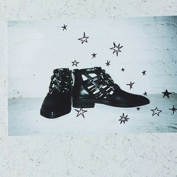 Eeight 'nelly' star boots