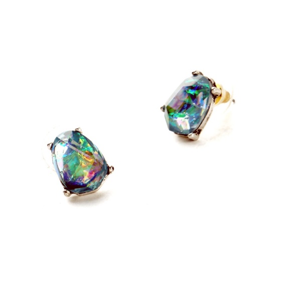 🆕 Iridescent Stud Earrings - Picture 3 of 4