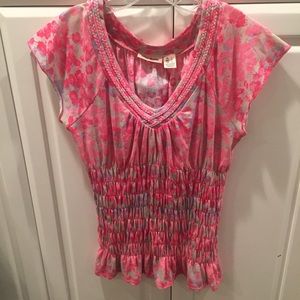 Comfy flattering V-neck cotton shirt