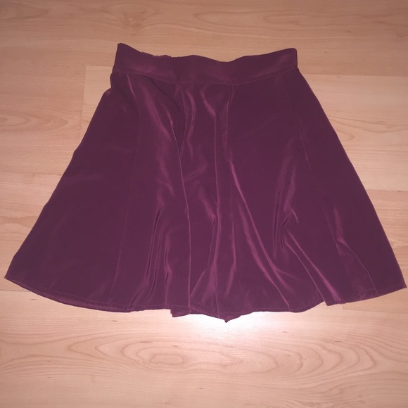 Brandy Melville Dresses & Skirts - Brandy Melville Maroon Skater Skirt