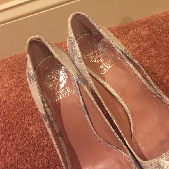 Vince Camuto platform - Picture 2 of 4