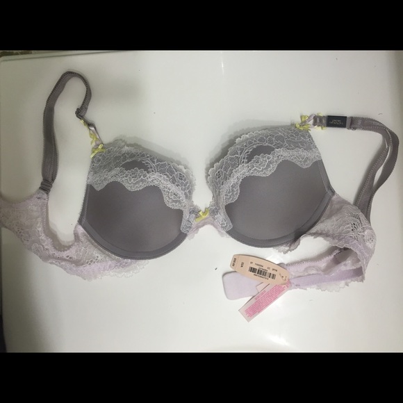 Victoria's Secret Bra With Tag New 32a