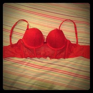 Victoria's Secret Demi-Buste 36D in Red