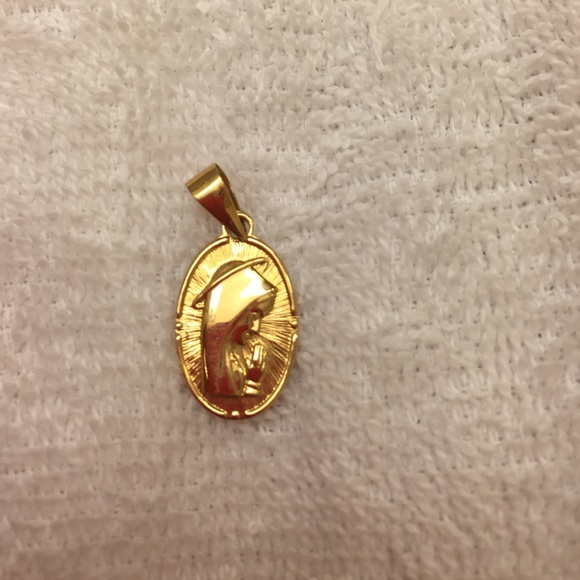 18k mary pendant