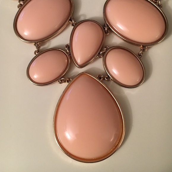Pink statement necklace - Picture 3 of 3