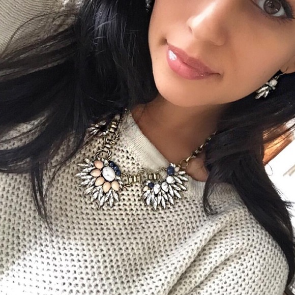 🚫SOLD🚫🆕 Hot Trendy Statement Necklace - Picture 3 of 4