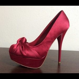 Steve Madden Catwalkk Red Satin Pumps