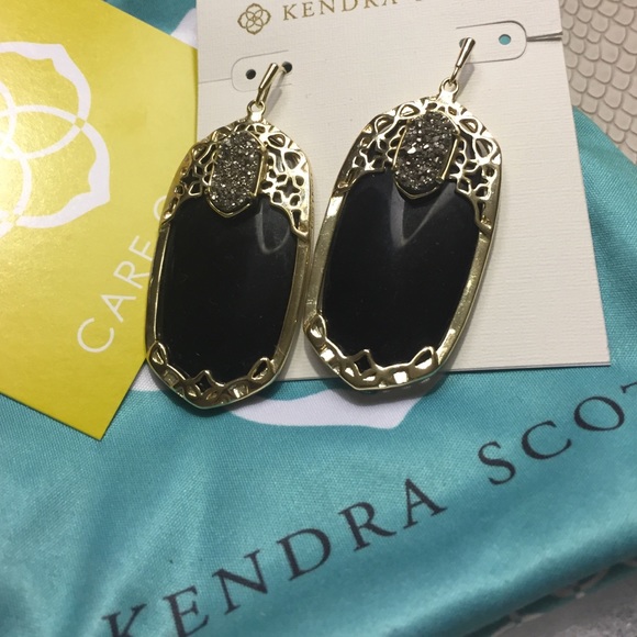 Kendra Scott deva earrings