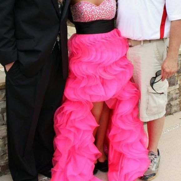 Formal dress - Picture 1 of 2