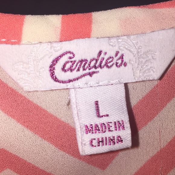 MAKE OFFERS! Chevron top - Picture 3 of 3