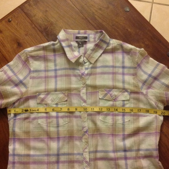Eddie Bauer shaped fit shirt - Picture 3 of 4