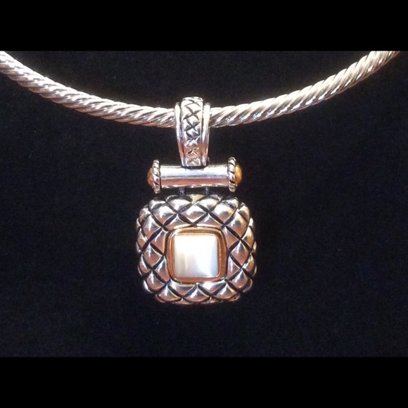 Premiere slide pendant
