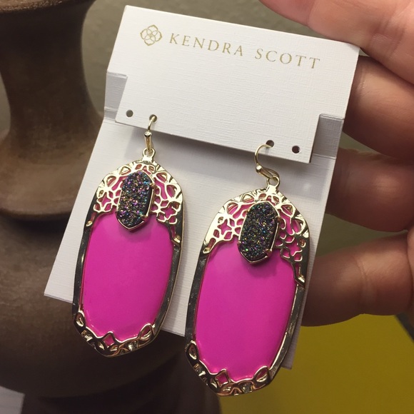 Kendra Scott deva earrings