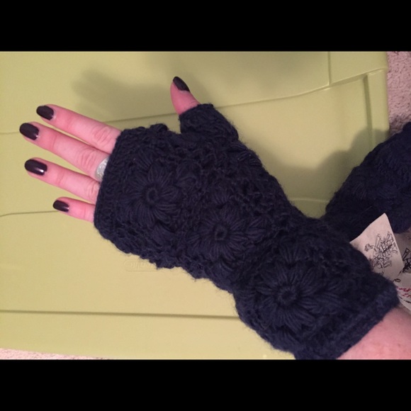 Nirvana Designs mittens