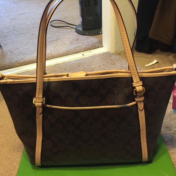 🎀Authentic Coach Bag🎀 - Picture 2 of 4