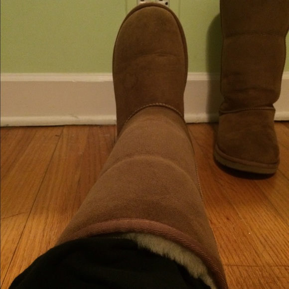 Ugg Boots - Picture 2 of 4