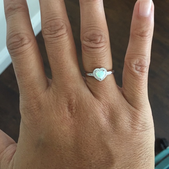 White Lab Opal Heart Ring Sterling Silver 925 - Picture 4 of 4