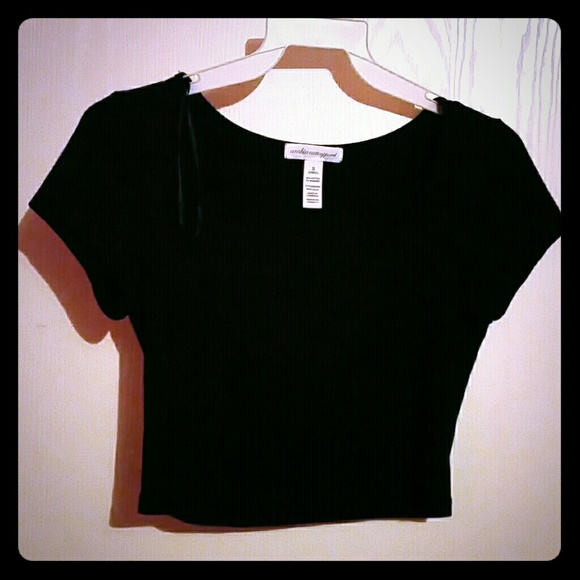 Crop top - Picture 1 of 1