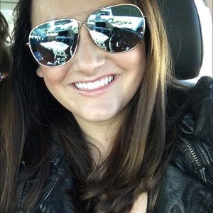 Meet your Posher, Courtney