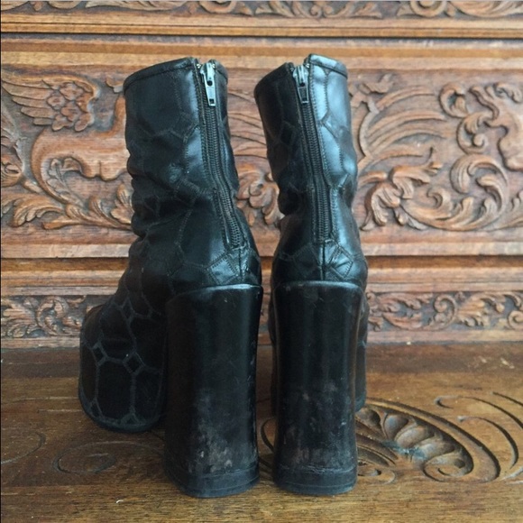 Mega Platform Quilt Pattern Black Leather Boots - Picture 3 of 4