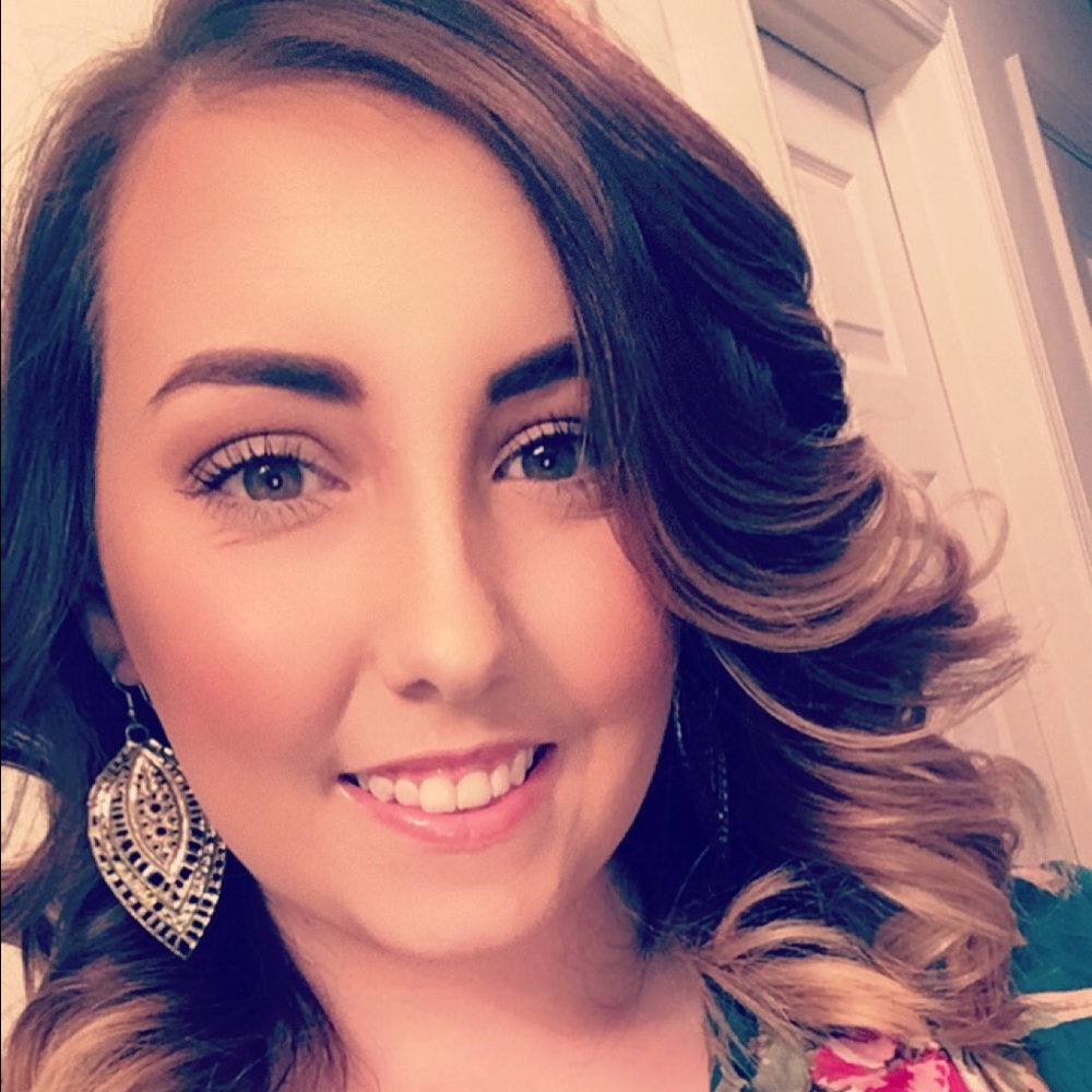 Meet your Posher, Macy