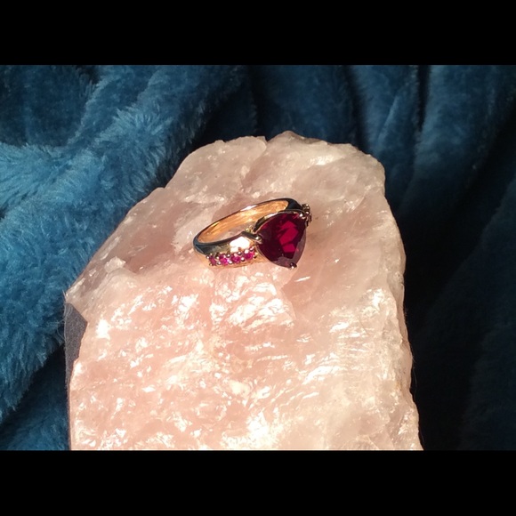 Ring - Picture 2 of 4