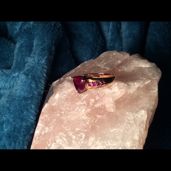 Ring - Picture 3 of 4