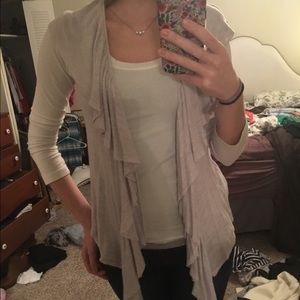 Sleeveless open sweater lilac