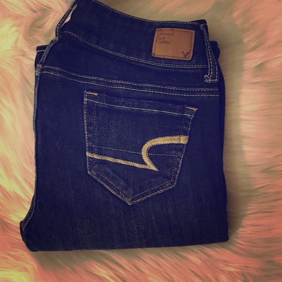 Dark wash American eagle jeans