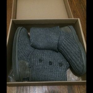Grey Knit Uggs