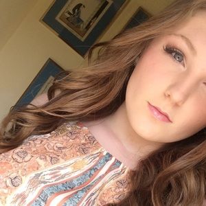 Meet your Posher, Clara