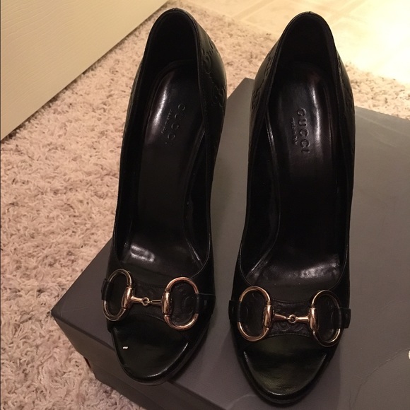 *SOLD* Gucci heels