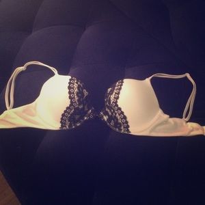 VS Bra