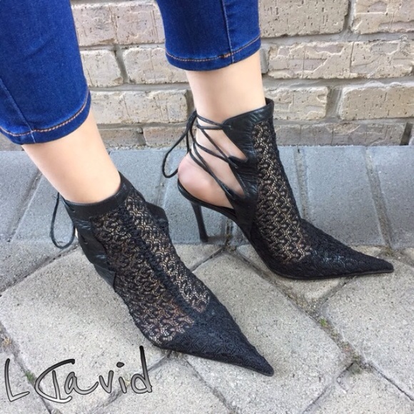 💋L.David Sexy Lace Booties Size 6.5💋