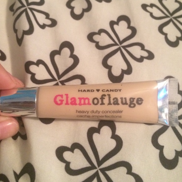 Hard Candy Glamoflauge  heavy duty concealer