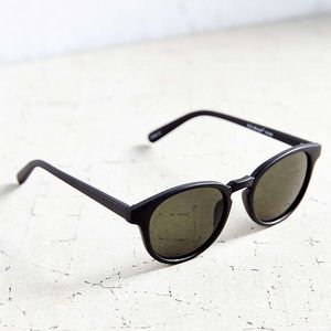 BRAND NEW Urban Outfitters round sunglasses