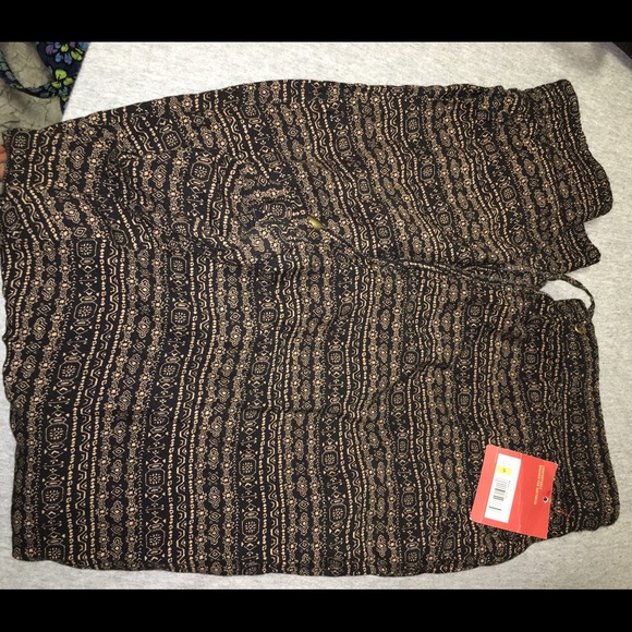 Brand new pair of boho pants.. Never worn!