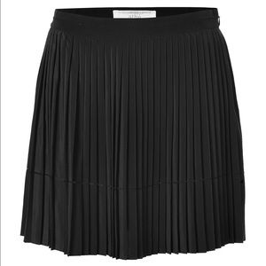 VANESSA BRUNO ATHÉ Silk Pleated Skirt in Black