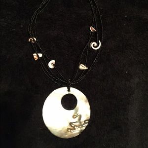 🌟💲FIRM💲Shell medallion and black bead necklace