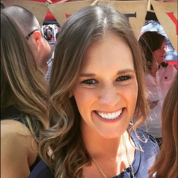 Meet your Posher, Meredith - Picture 2 of 2