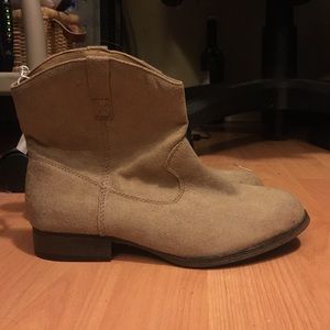 Ankle boots