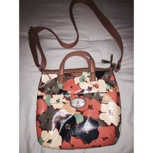 Key-Per line fossil cross body bag!