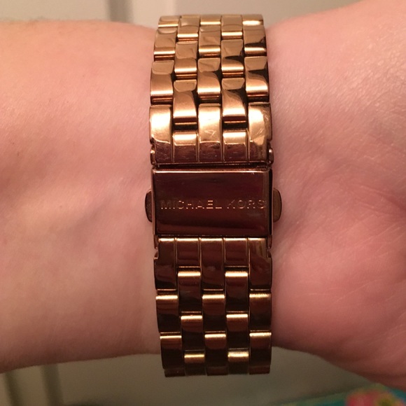 🎉SOLD🎉 Michael Kors Rose Gold Watch - Picture 2 of 4