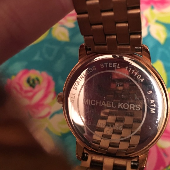 🎉SOLD🎉 Michael Kors Rose Gold Watch - Picture 4 of 4